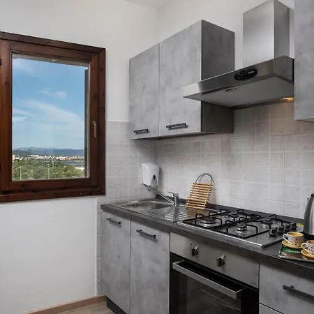 Apartment Homey Experience - Navy Pool & Sea View