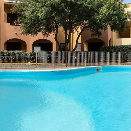 Homey Experience - Navy Pool & Sea View Apartment *